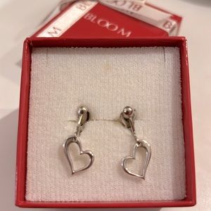 Bloom heart shaped ear rings. (Clip on)